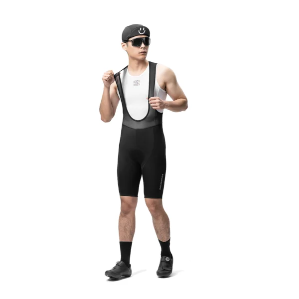 Ciclista con el culotte con tirantes Rockbros RK2002 visto de frente