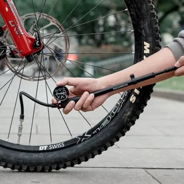 Inflador-portátil-de-300psi-Rockbros.4