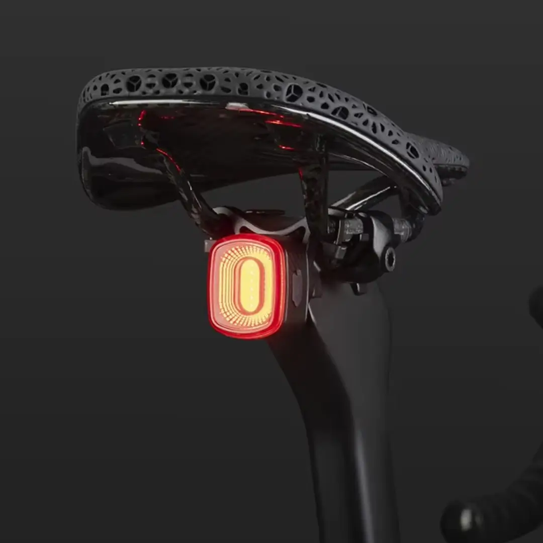 Luz-trasera-inteligente-Rockbros-R2-con-sincronización-automática.2