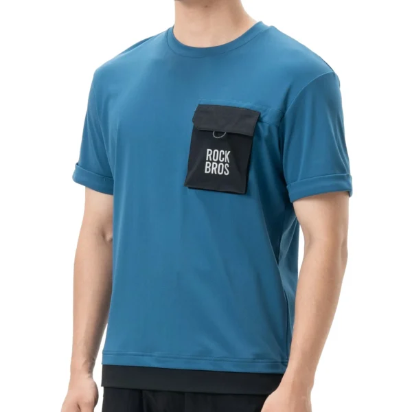 Hombre con el jersey MTB manga corta Rockbros JC1901 azul puesto