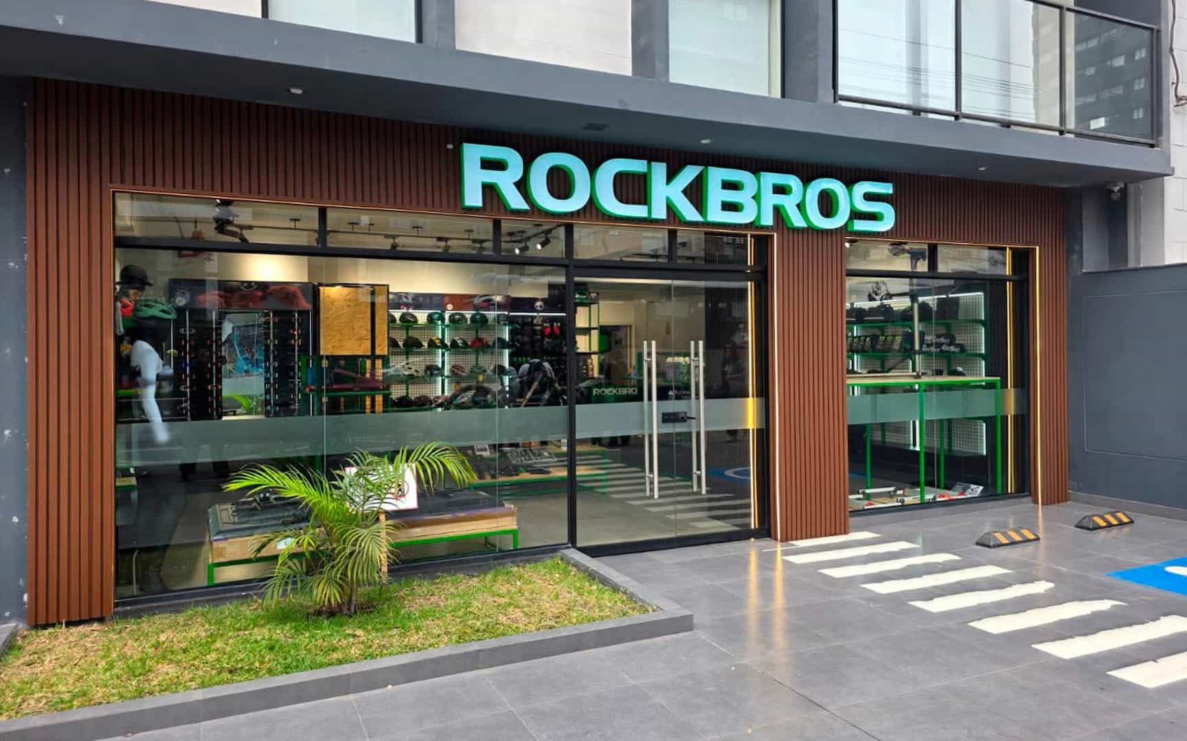 Fachada de la tienda Rockbros Lince en Lima