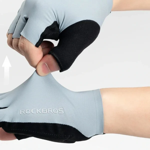 Guante Rockbros S408 celeste estirado, tela elástica que se ajusta a la mano